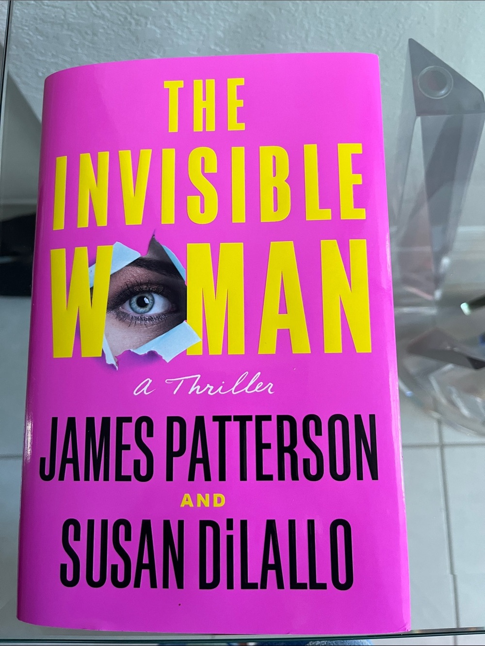 James Patterson & Susan DiLallo - The Invisible Woman (Pink Cover)